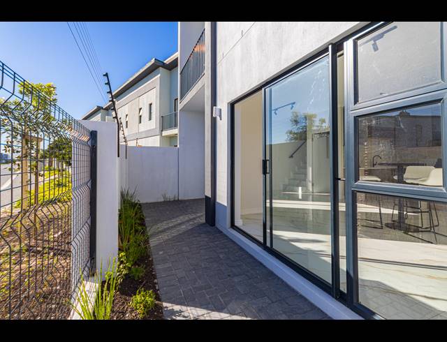 3 BEDROOM APARTMENT FOR SALE IN SANDOWN